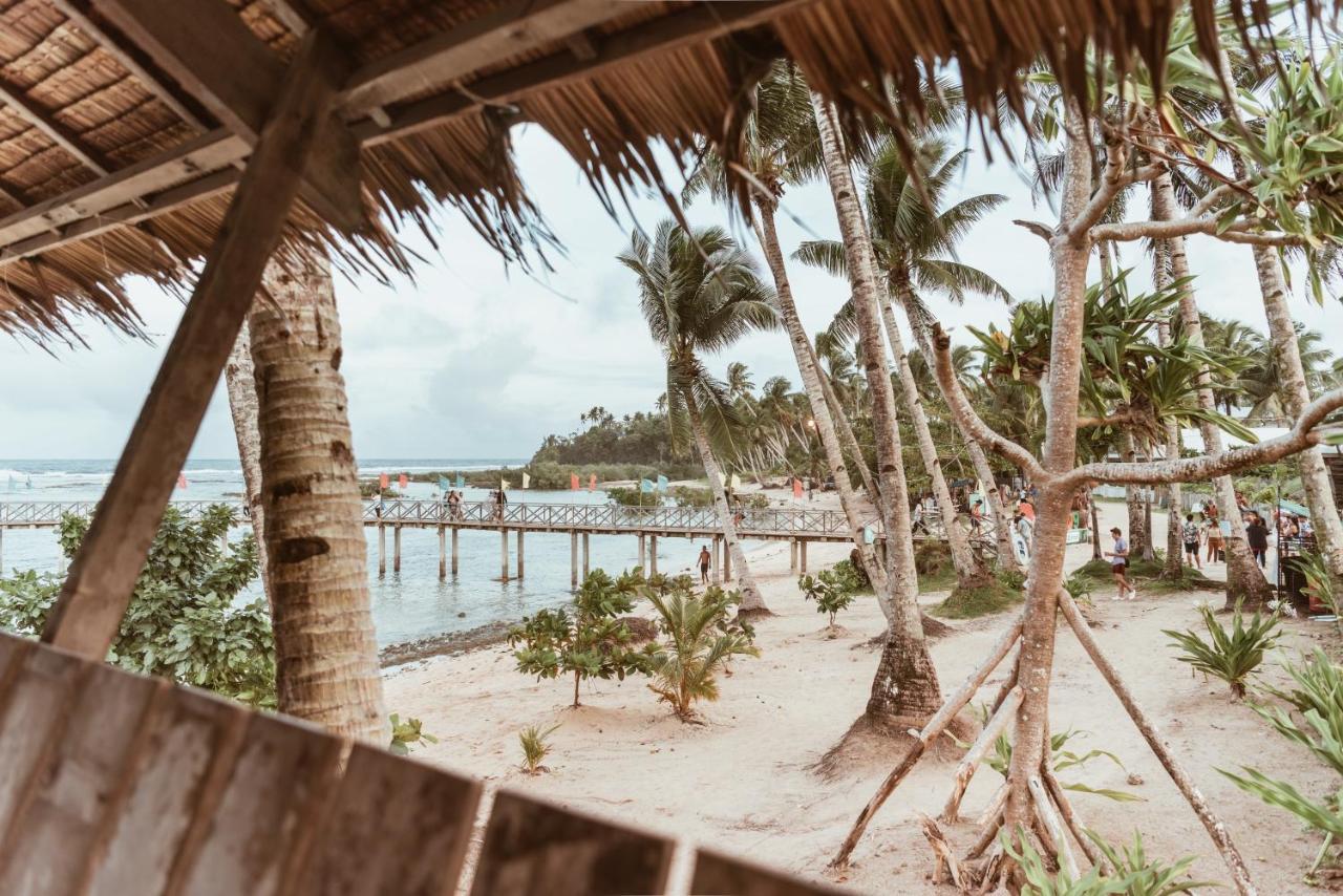 Alon Cloud9 Beach Front Catangnan Luaran gambar